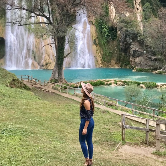 Bohemian open shoulder button down top - Picture 2 of 7